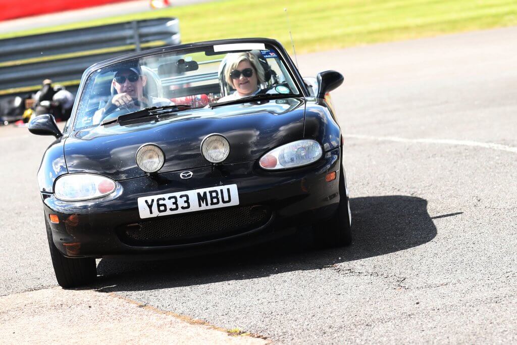 M_UK_3428342