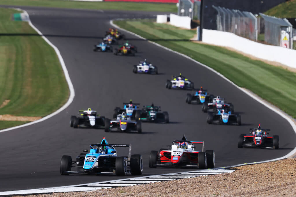 #24 Martin Molnar – Virtuosi Racing